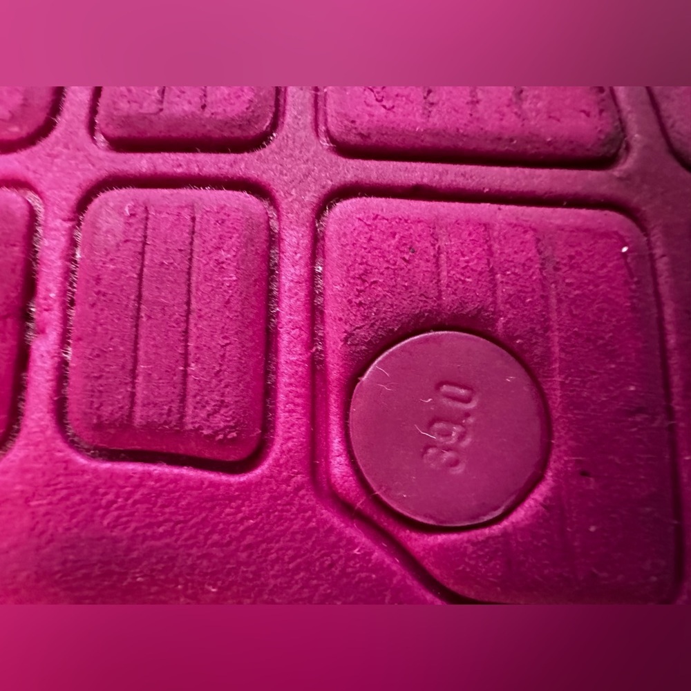 Nike Women's Sandals in Pink and Black - Picture 6 of 7